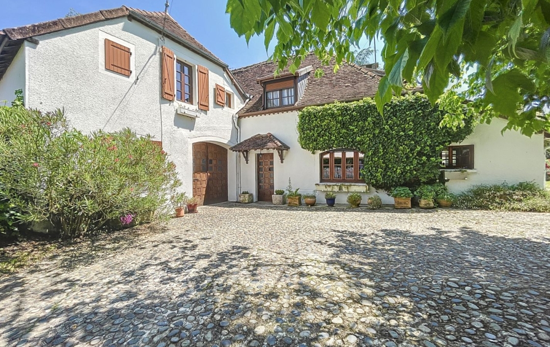 CMP SOLUTION : House | MASLACQ (64300) | 195 m2 | 329 000 € 